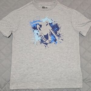 Epic Threads Light Gray Tee with Blue Graphic